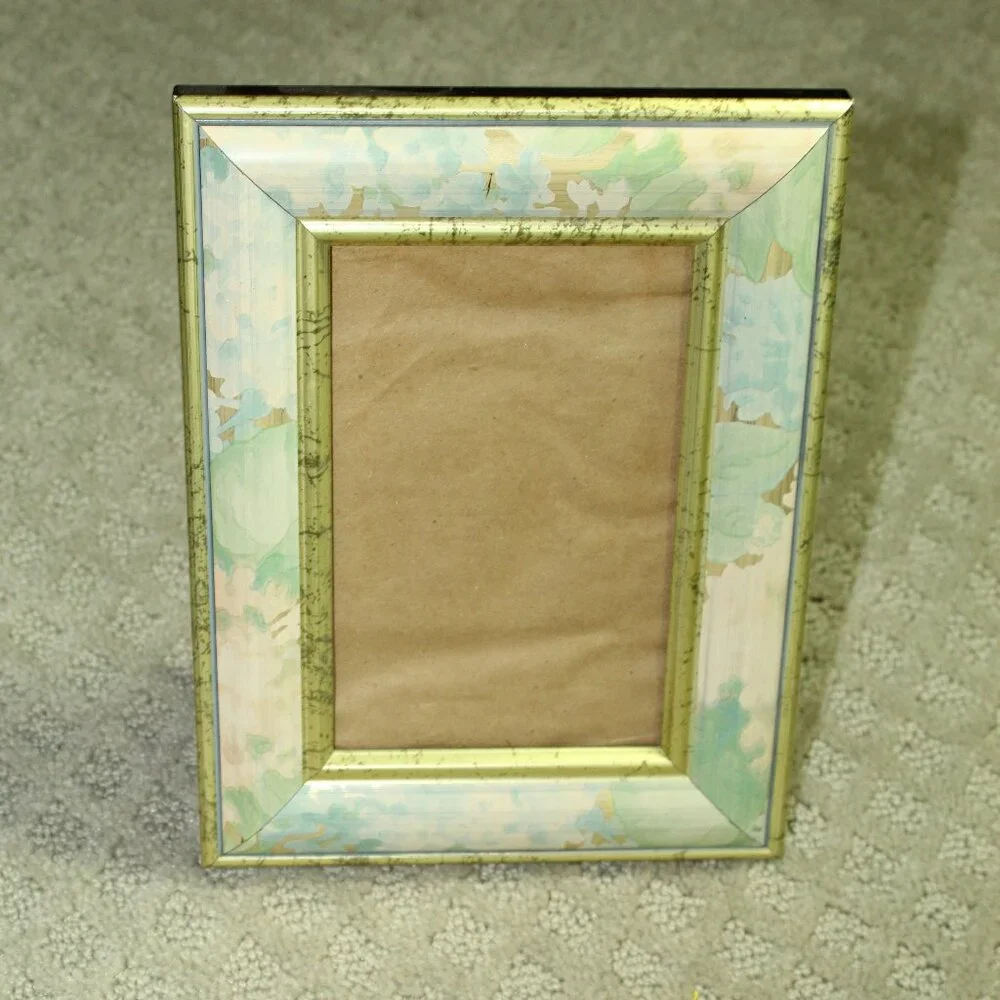 Vintage 90s Gold & Pastel Floral Metal Size 8.25
